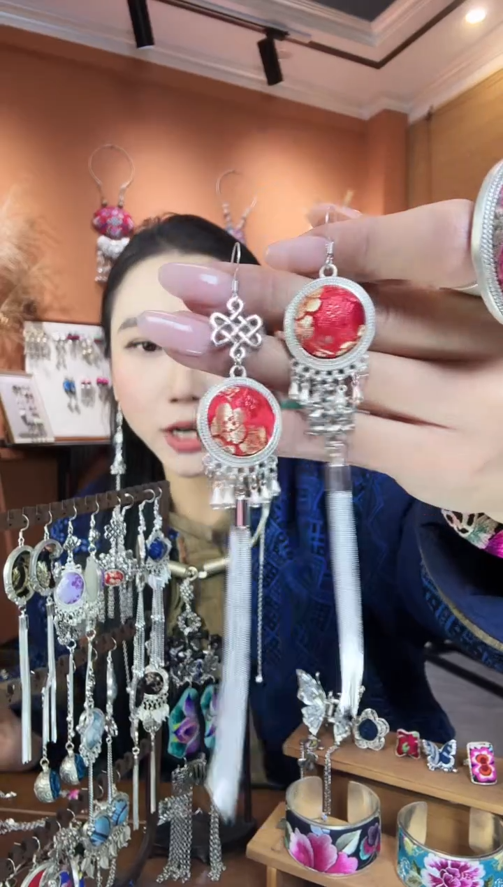 【闪购商品】刺绣纯手工耳环民族风