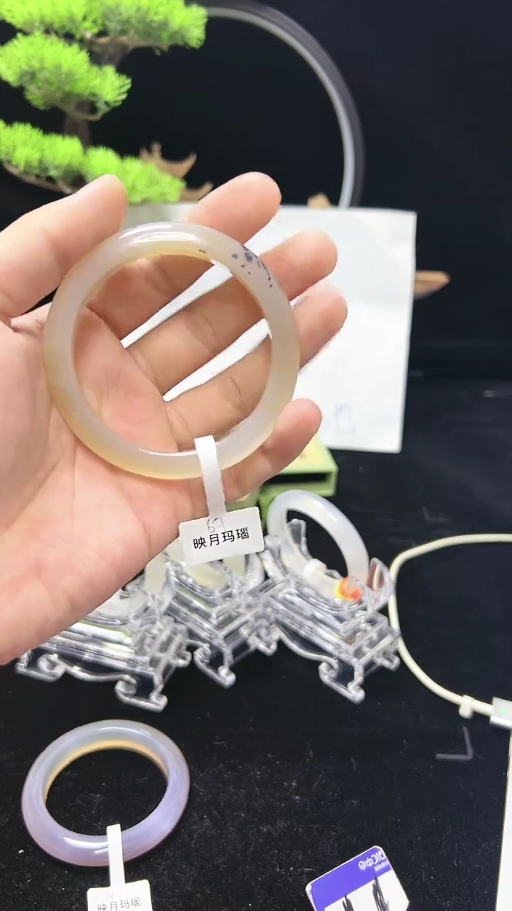 【闪购商品】玛瑙/玉髓手镯未镶嵌玛瑙手镯