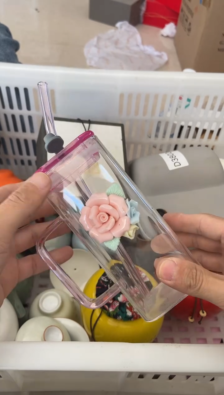 无运费险有瑕疵的摄影的产品有使用过的痕迹有点脏介意勿拍