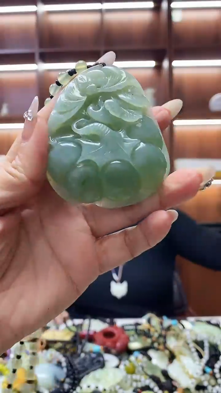 未镶嵌岫玉挂件 