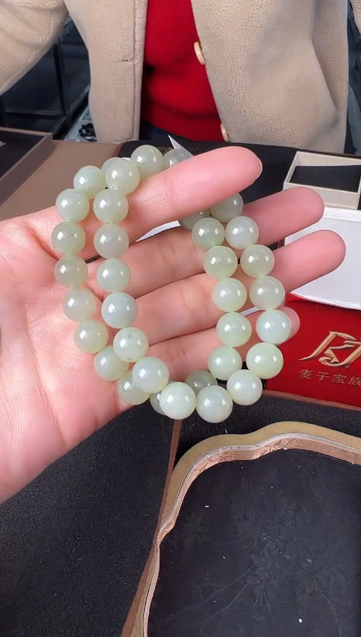 未镶嵌手链和田玉多样性发1