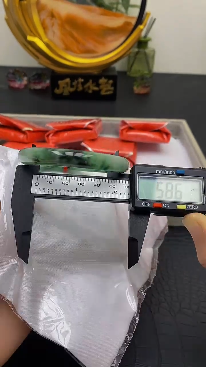 翡翠未镶嵌手镯缅翡手镯211