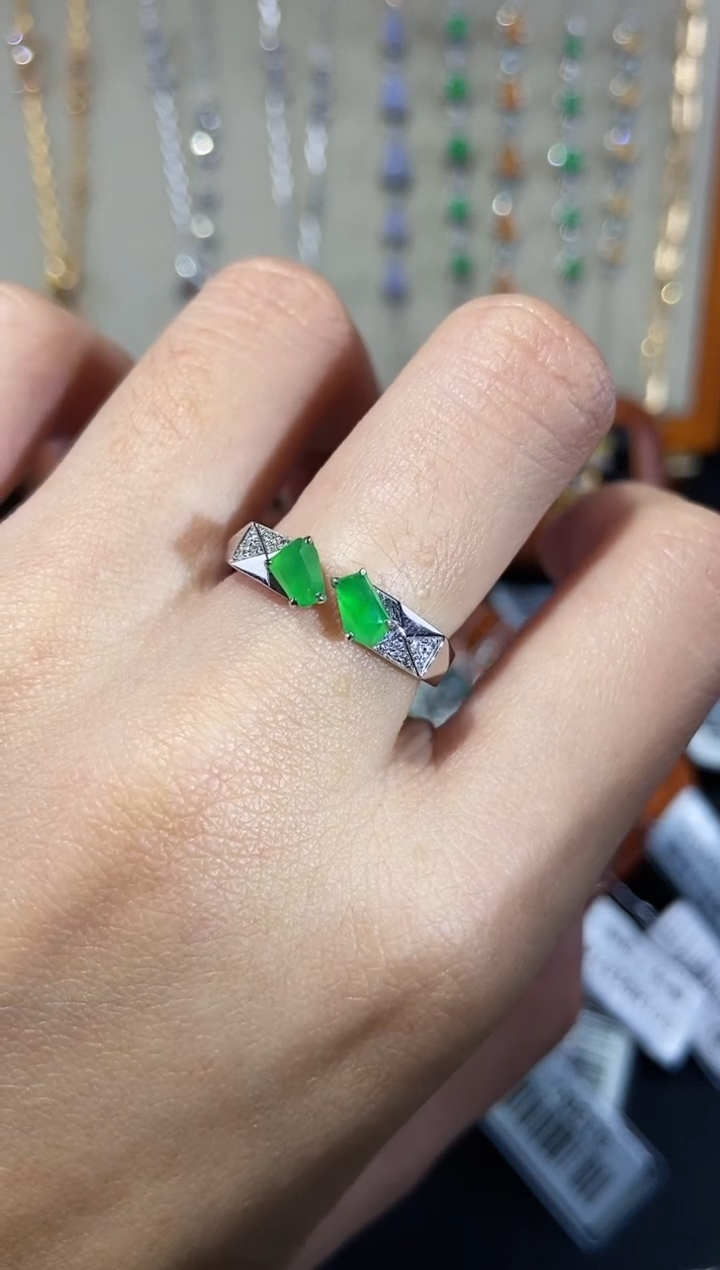 【闪购商品】翡翠戒指18K金镶嵌戒指