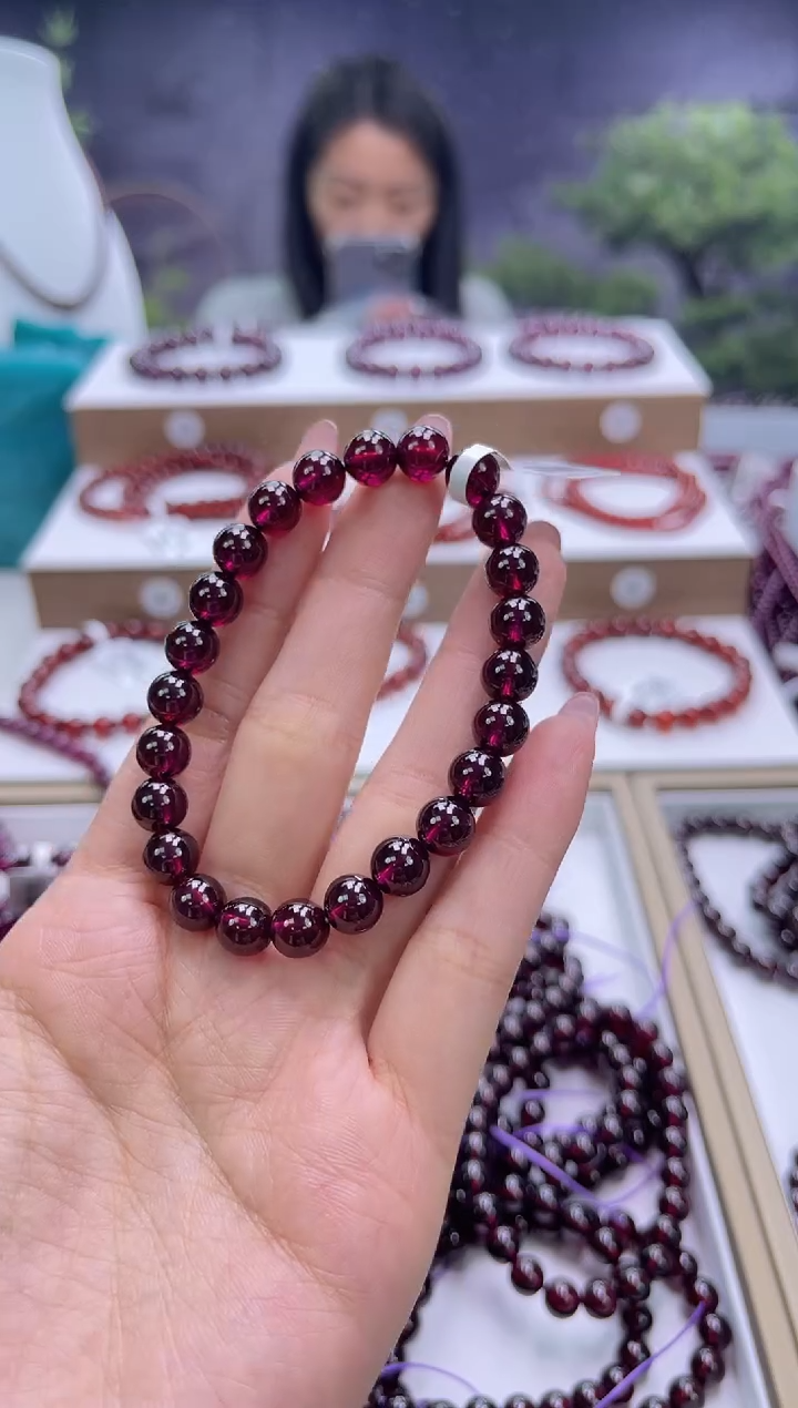 【闪购商品】石榴石手串未镶嵌7A紫牙乌石榴石7mm+，多样式发一