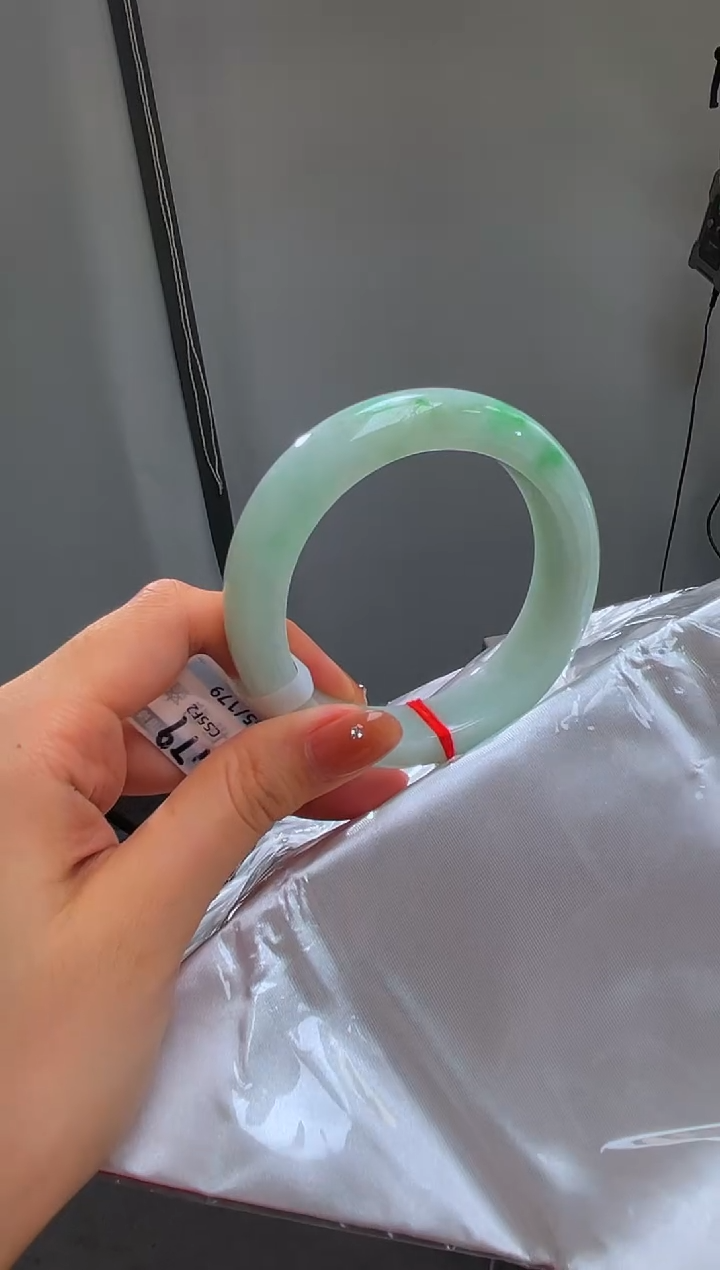 未镶嵌手镯翡翠退货标签需完好-179