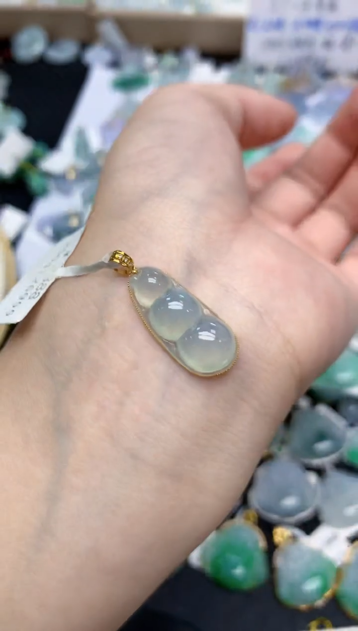 翡翠18K金镶嵌颈饰天然缅甸A货翡翠