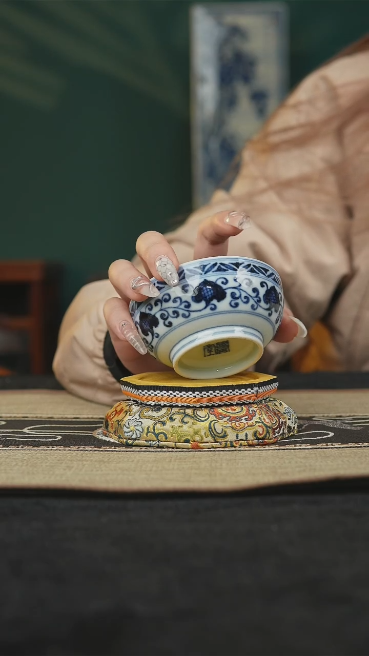 【闪购商品】青花缠枝莲主人杯