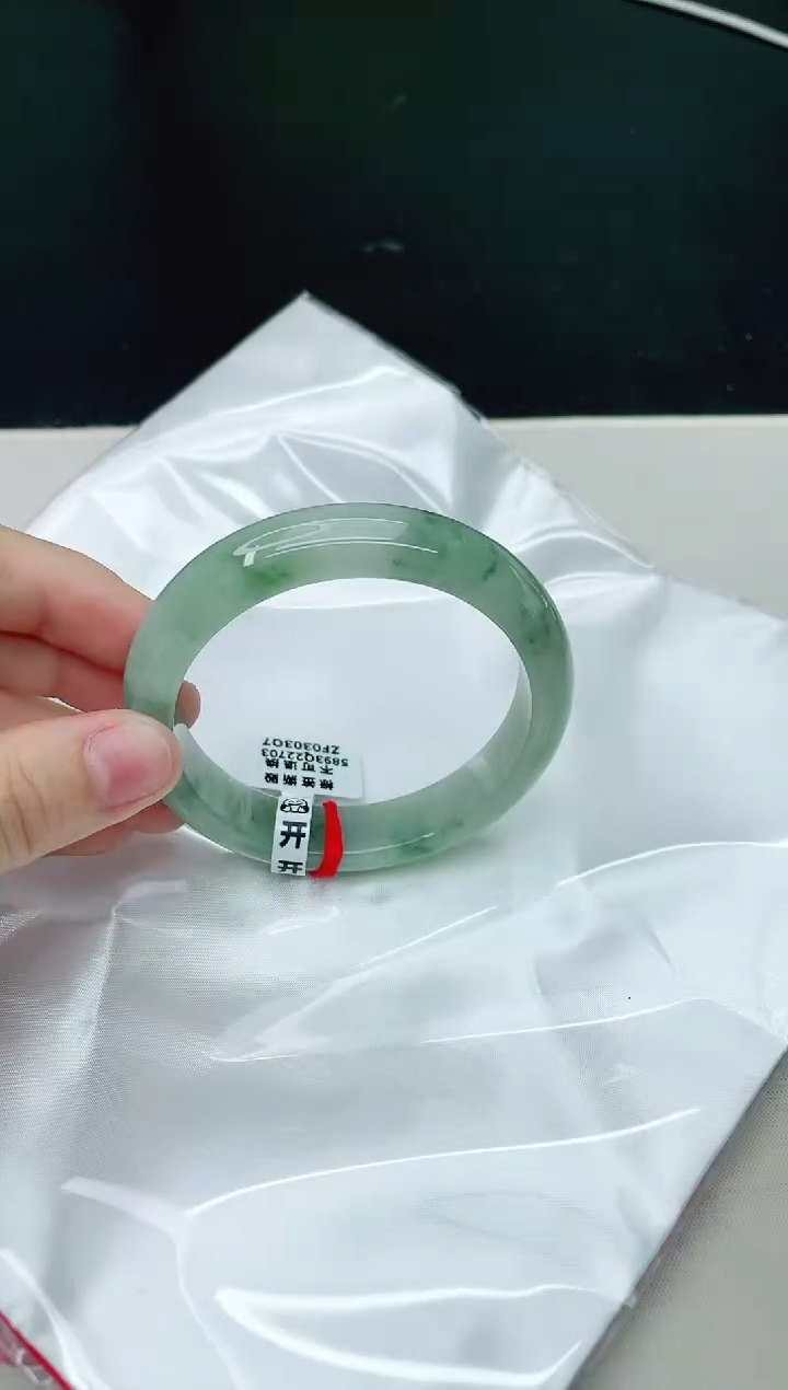 翡翠未镶嵌手镯天然A货翡翠57.5
