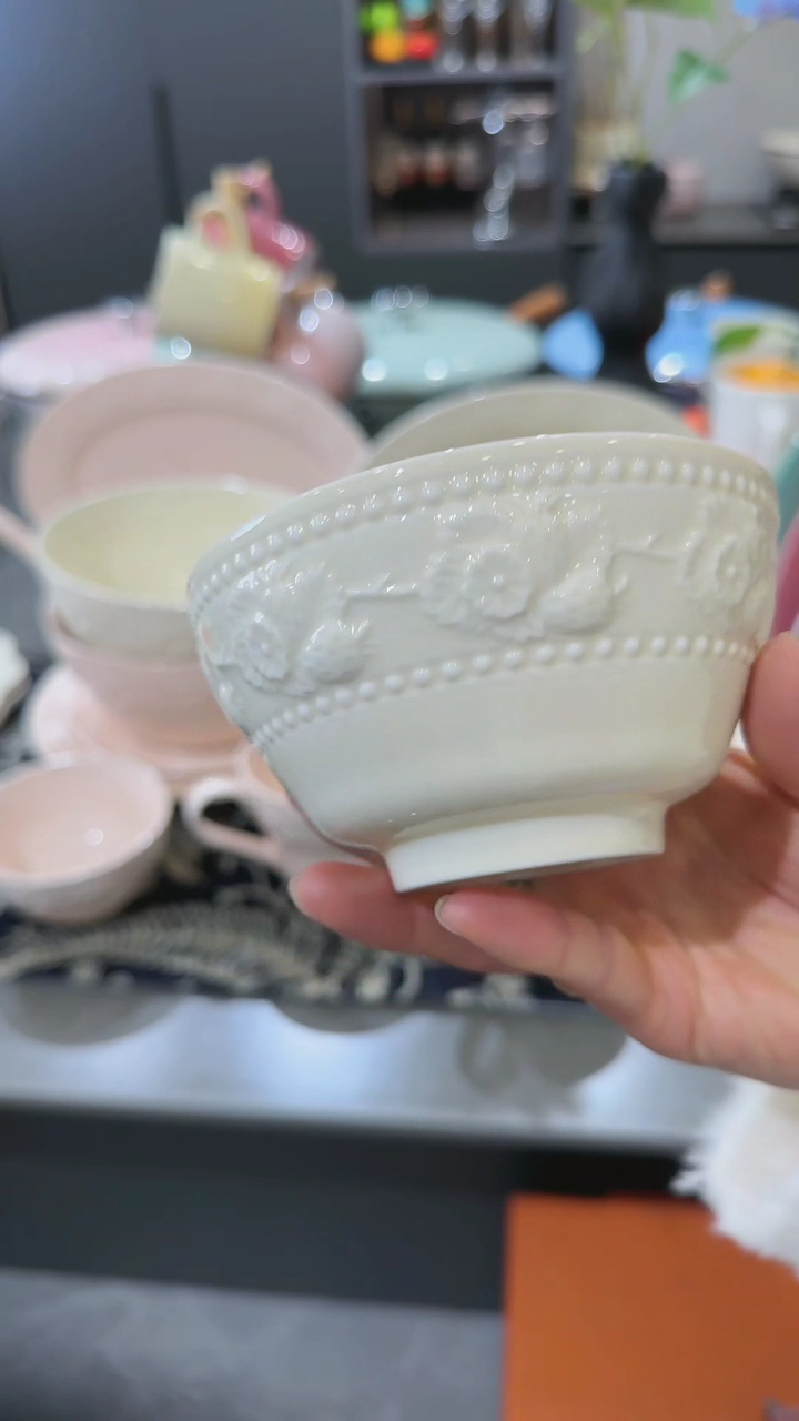 【闪购商品】瓷浮雕草莓陶瓷小碗4.5英寸-奶油白x6