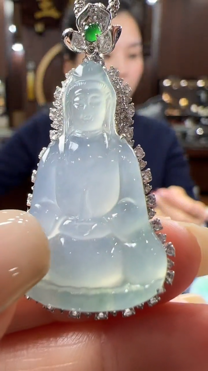 【闪购商品】翡翠挂件18K金镶嵌素衣观音 不含链