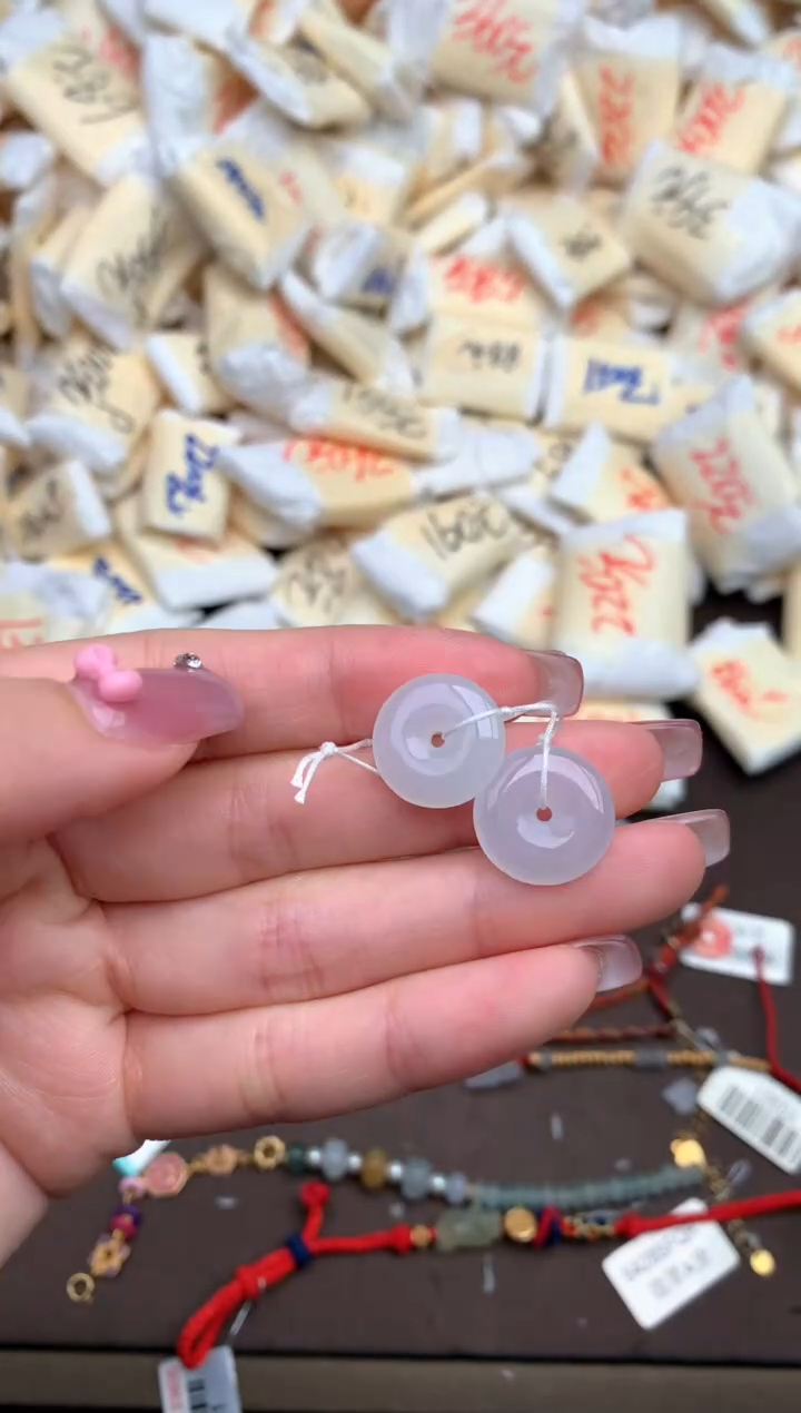 【闪购商品】翡翠颈饰未镶嵌 — 