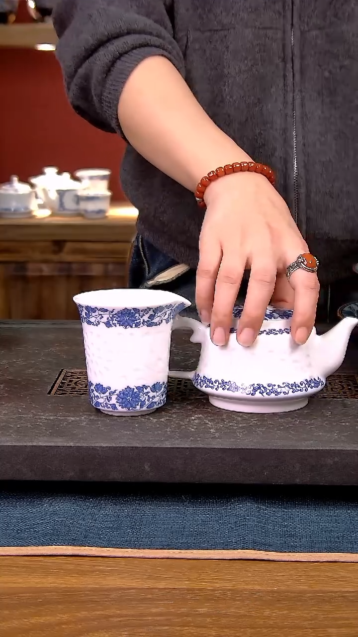 爱****?简装家用款件套 白瓷陶瓷茶具