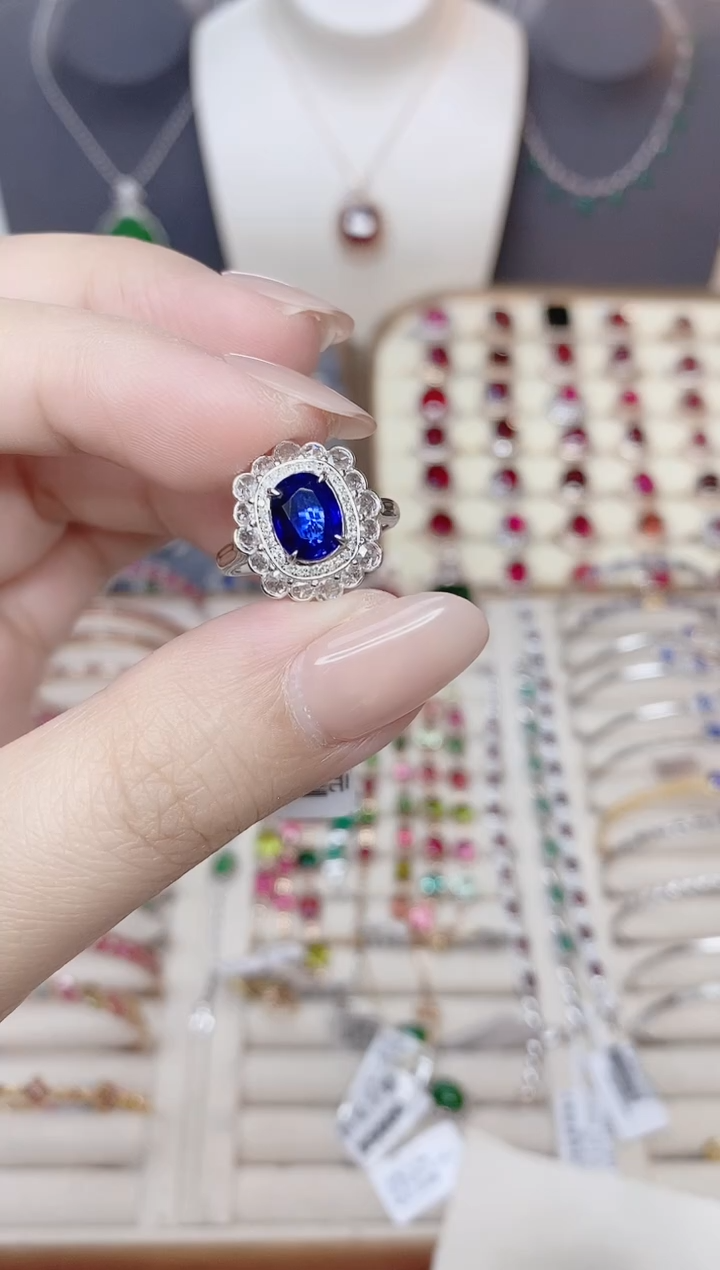 蓝宝石戒指蓝宝石18K金镶嵌?*a.