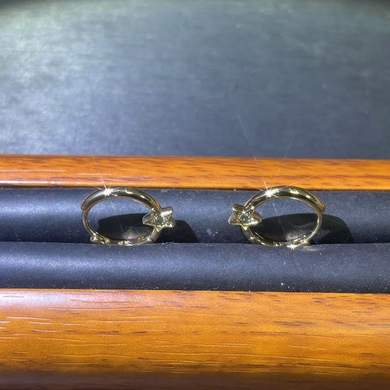 s1658玫色微镶五星耳扣多样性发货