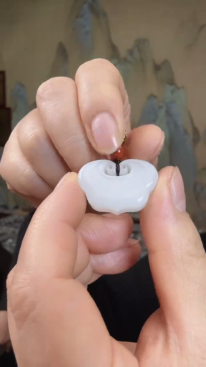 颈饰未镶嵌和田玉.