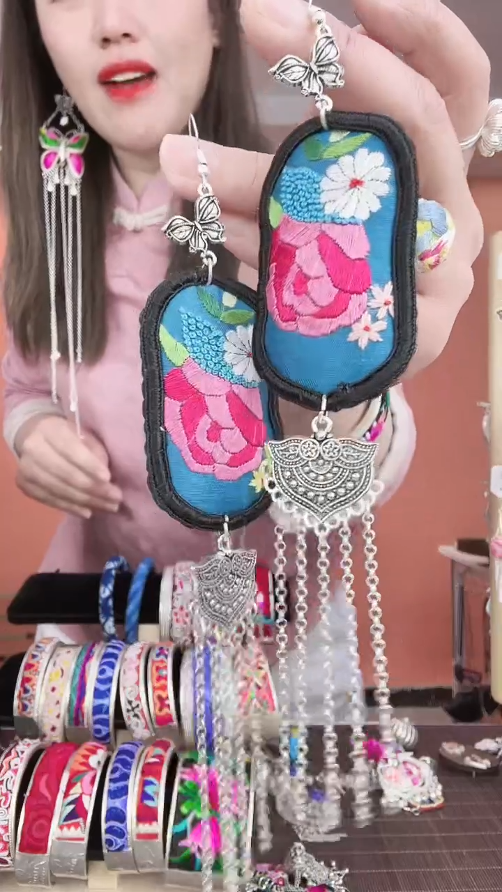 【闪购商品】织绣非遗手工绣包耳环