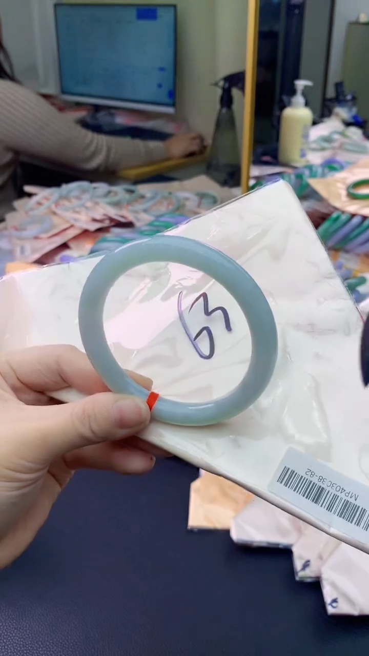 【闪购商品】翡翠手镯未镶嵌0028840675