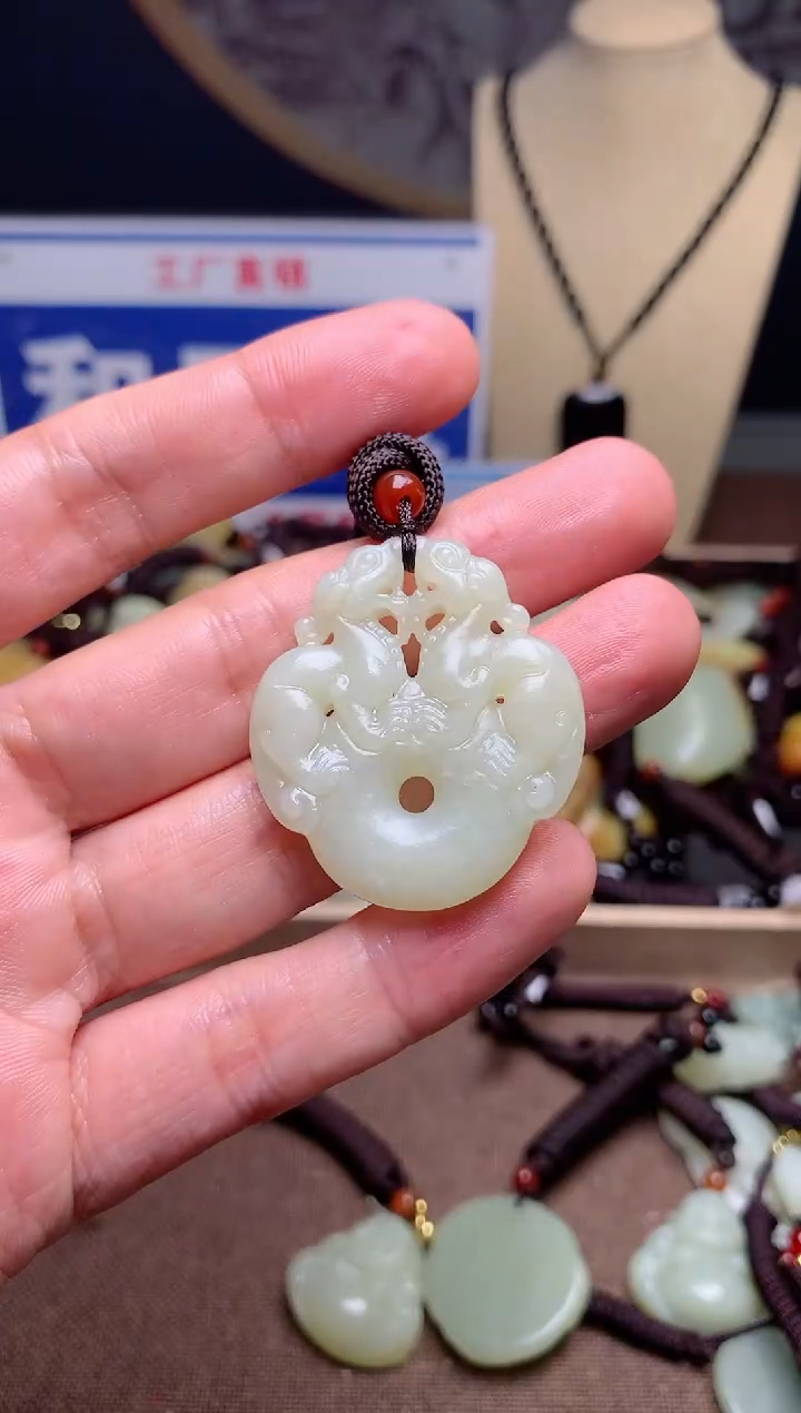 【闪购商品】和田玉颈饰未镶嵌1