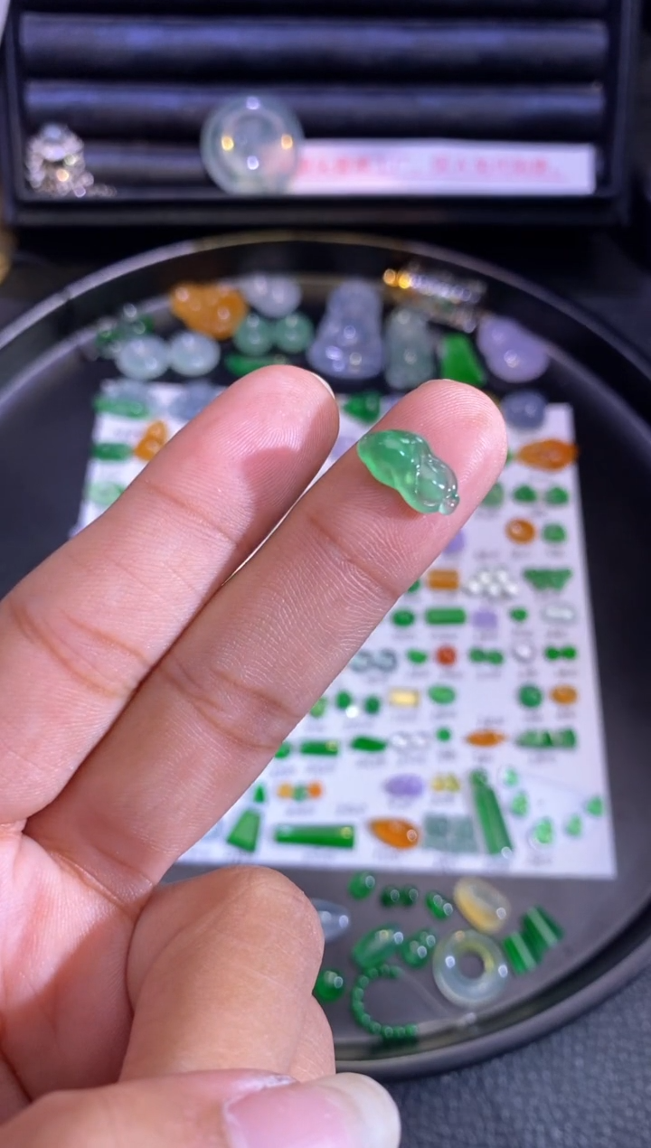 未镶嵌挂件翡翠白菜