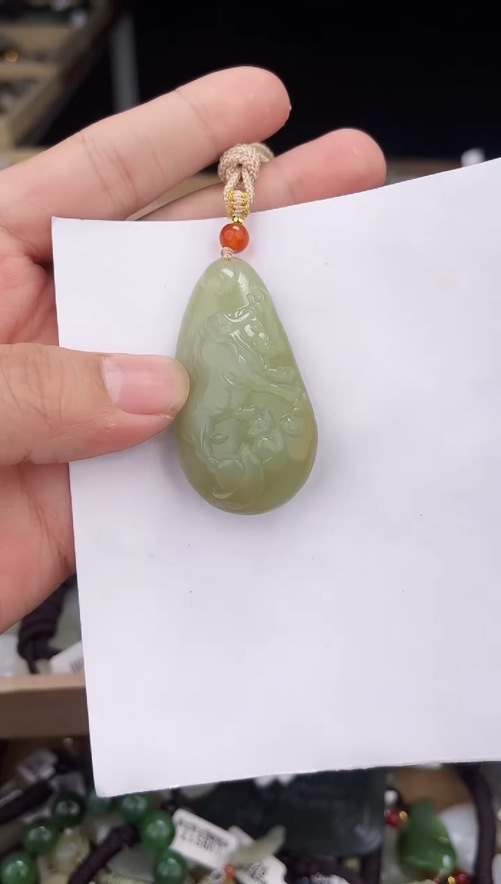颈饰未镶嵌和田玉1