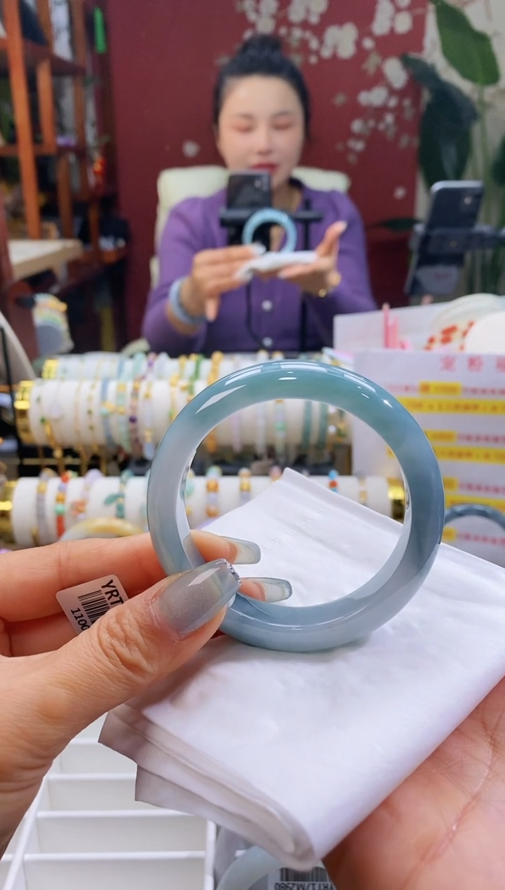 【闪购商品】翡翠手镯未镶嵌100圈口5455/13.8*8.4