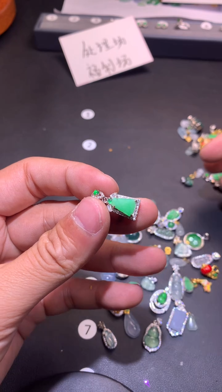 【闪购商品】翡翠吊坠(不含链)银S925镶嵌1