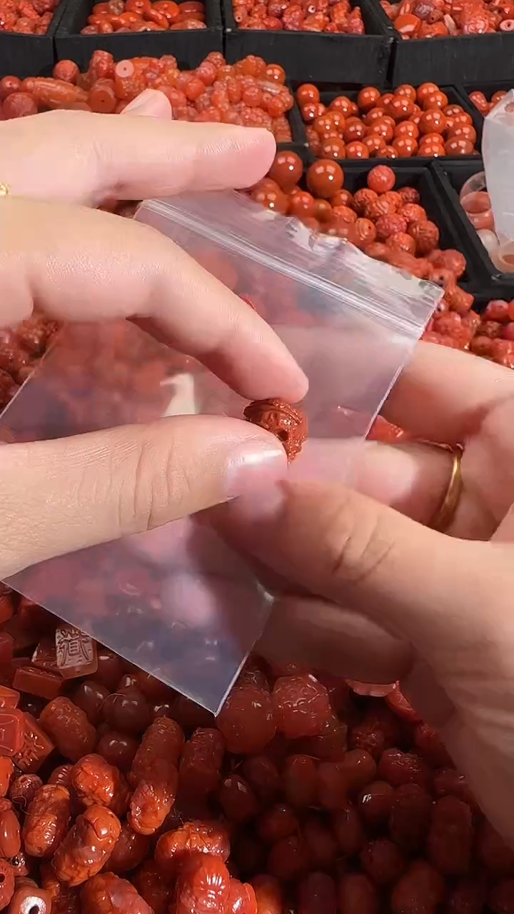 颈饰未镶嵌南红玛瑙1