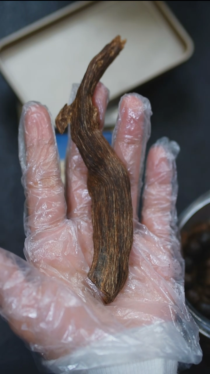 沉香沉香碎屑l**a顶级达拉干沉水13克