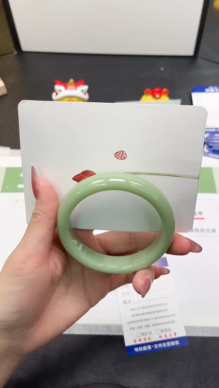 【闪购商品】石英质玉手镯未镶嵌258-60.3