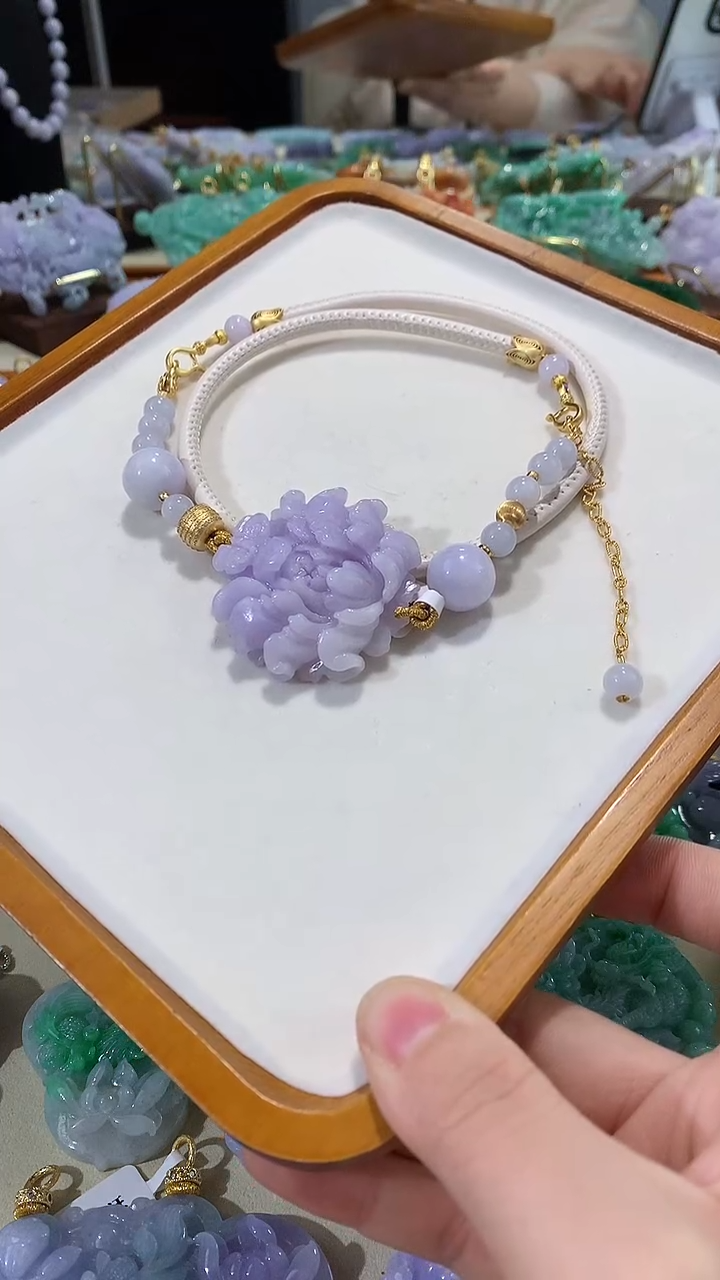 颈饰未镶嵌翡翠吊坠