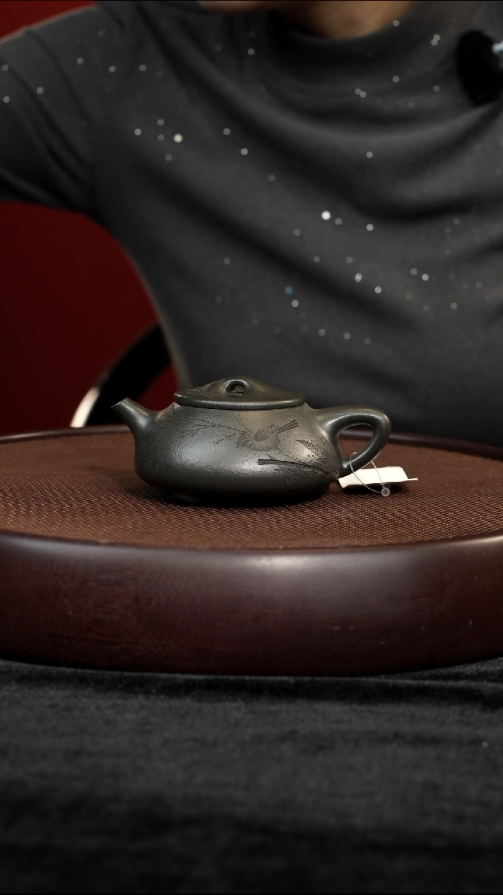 茶壶紫砂ZJ09852君子兰130c