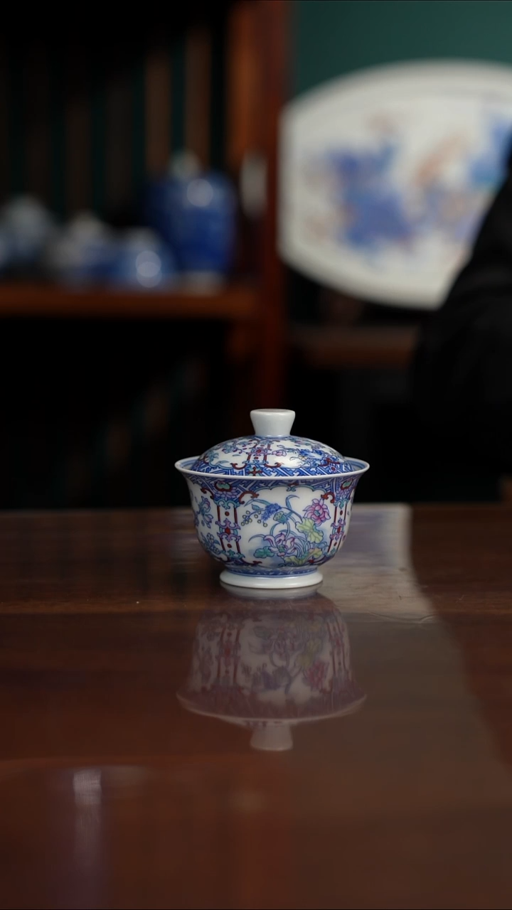 空山明月 新斗彩 开窗花卉