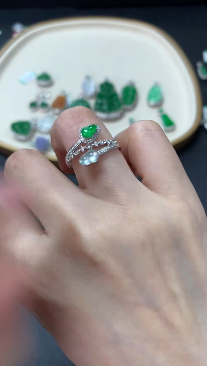 【闪购商品】翡翠吊坠(不含链)18K金镶嵌6500戒指