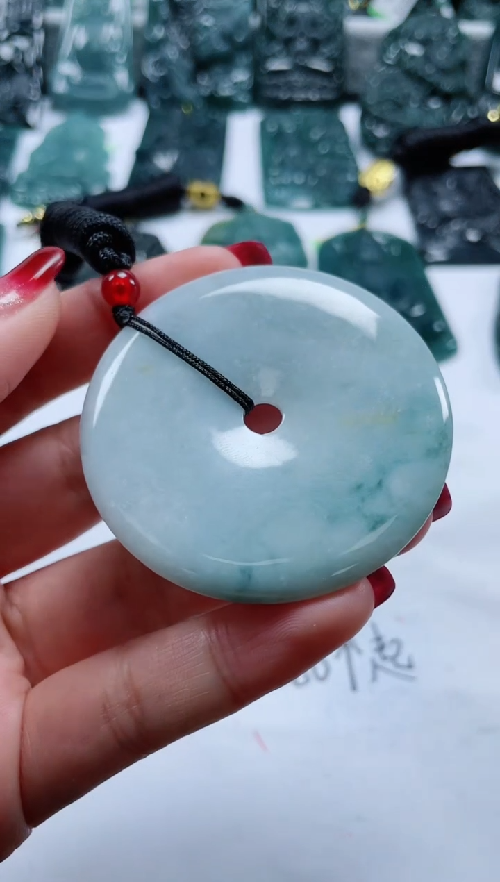 【闪购商品】翡翠颈饰未镶嵌               