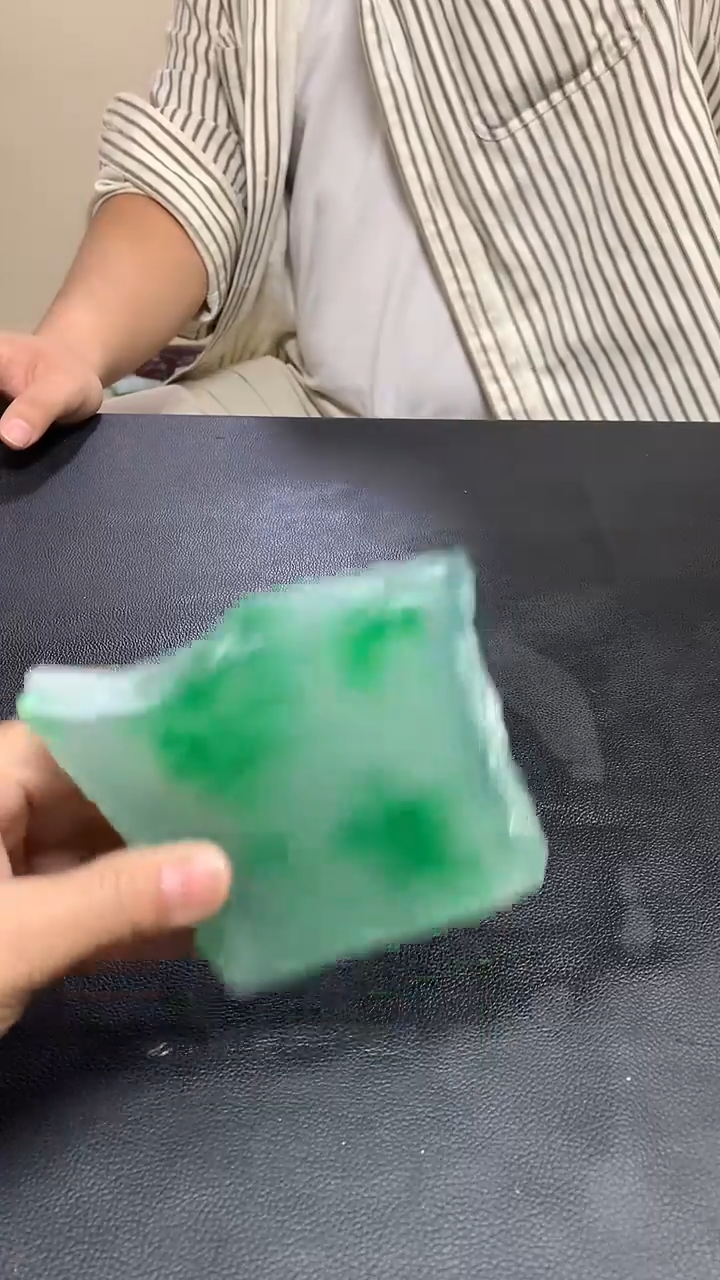 玉冰飘绿花毛胚边角