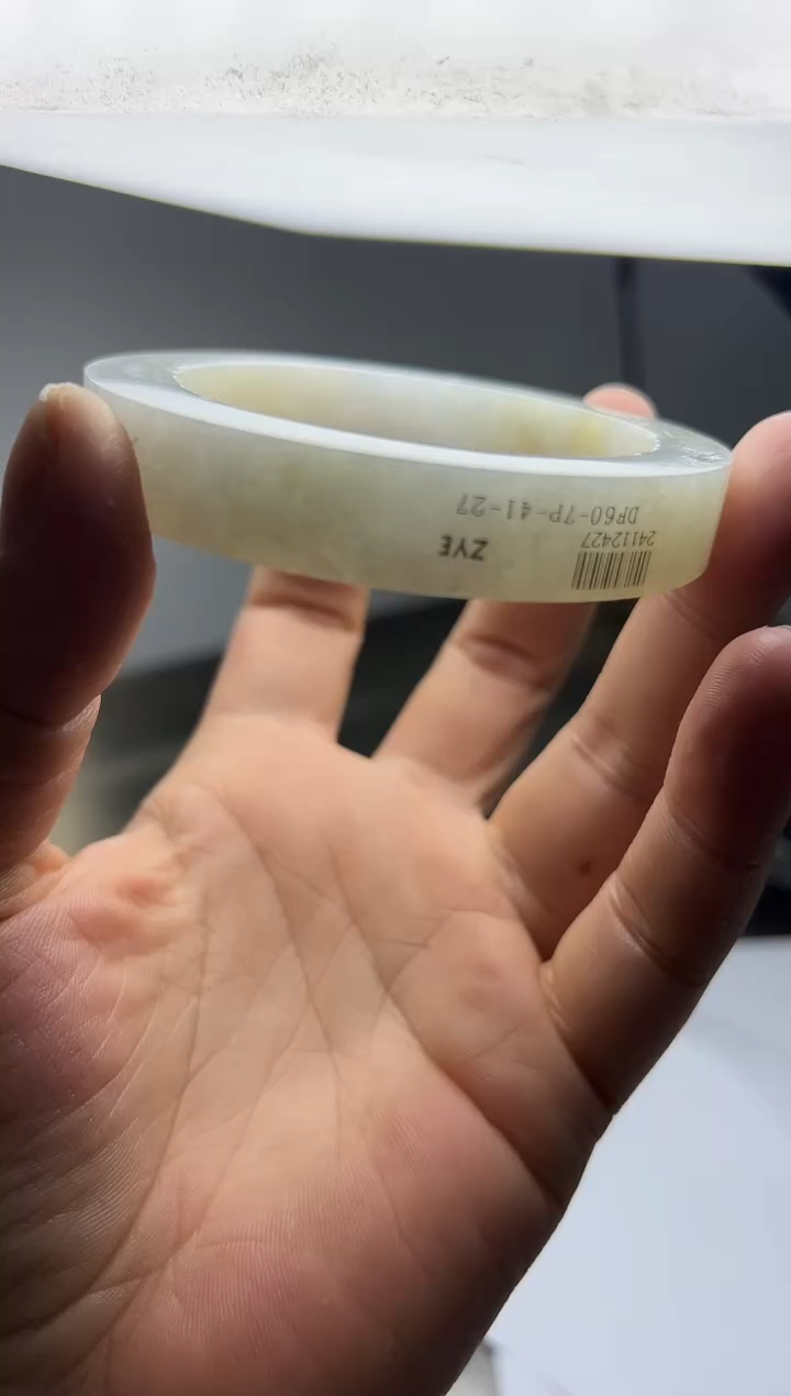 【闪购商品】定制翡翠手镯未镶嵌不退换