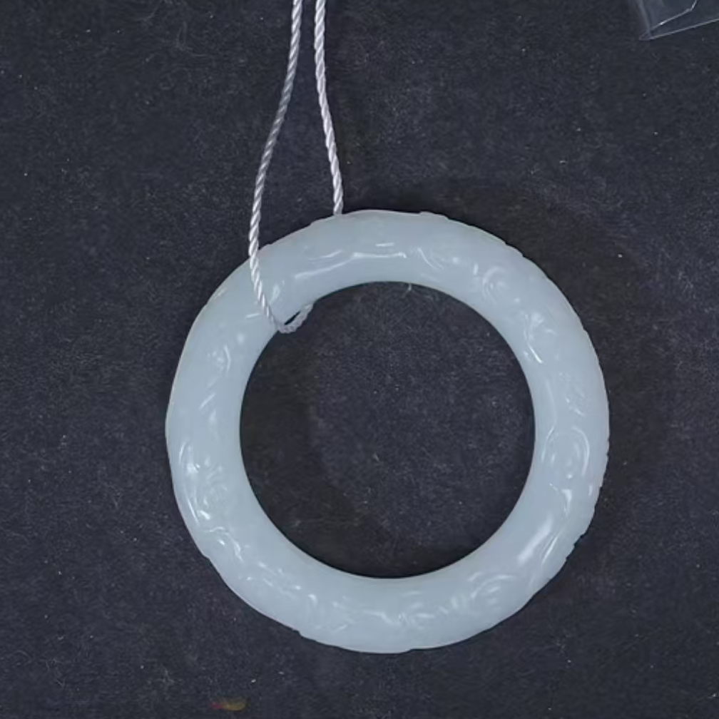 清代和田玉袈裟环