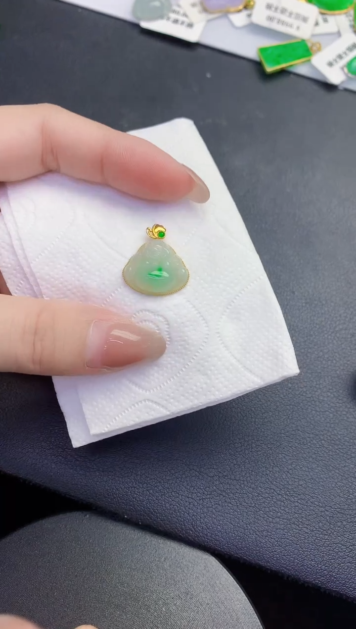 颈饰18K金镶嵌翡翠缅甸天然翡翠A货