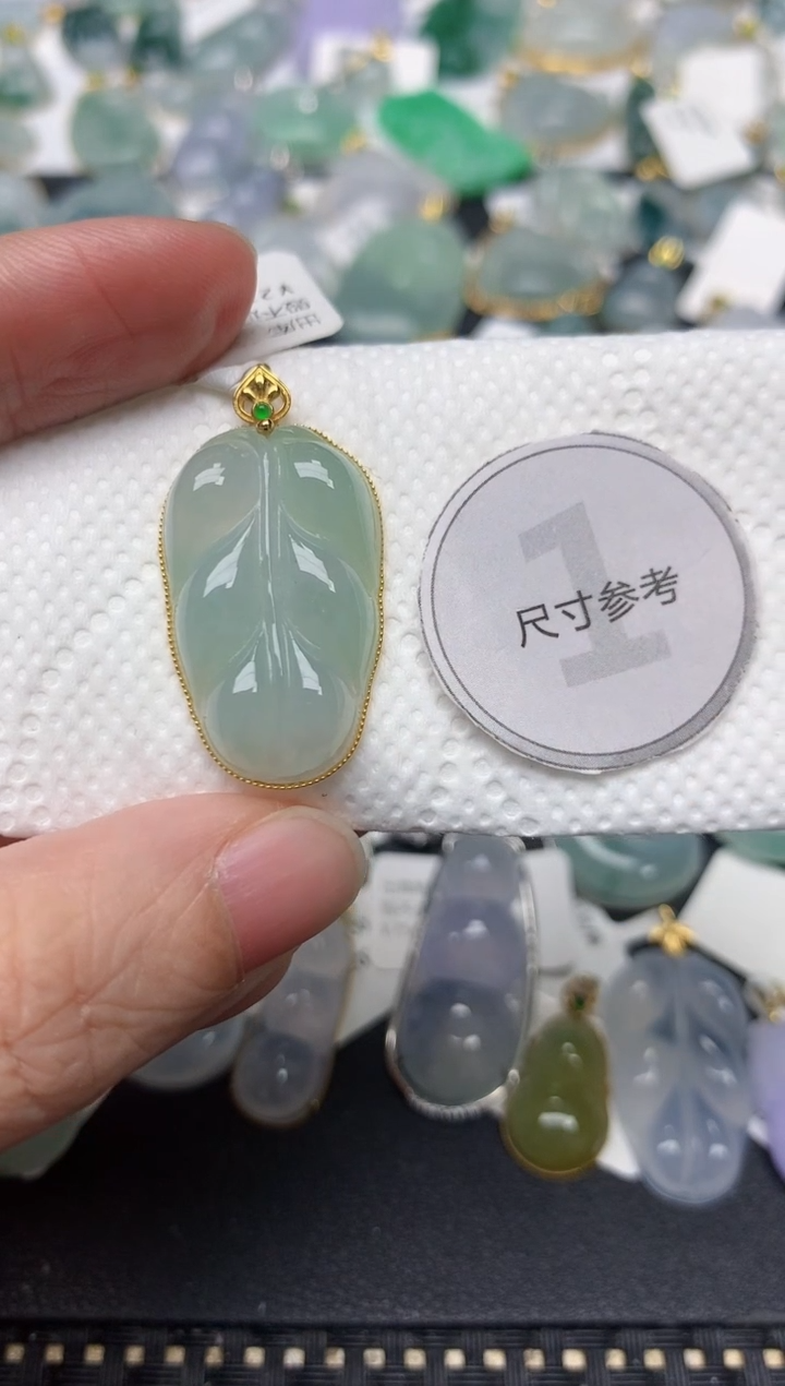 颈饰18K金镶嵌翡翠天然缅甸A货翡翠
