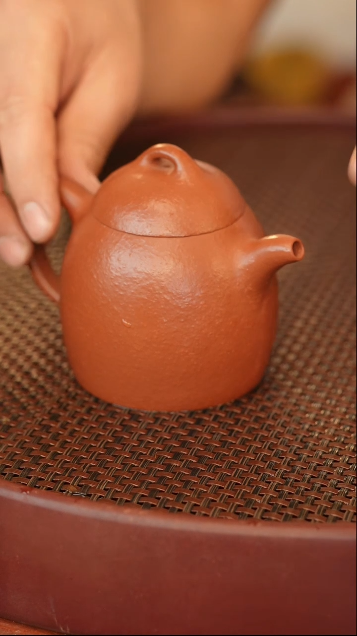 紫砂茶壶秦权 鱼子朱泥 180cc