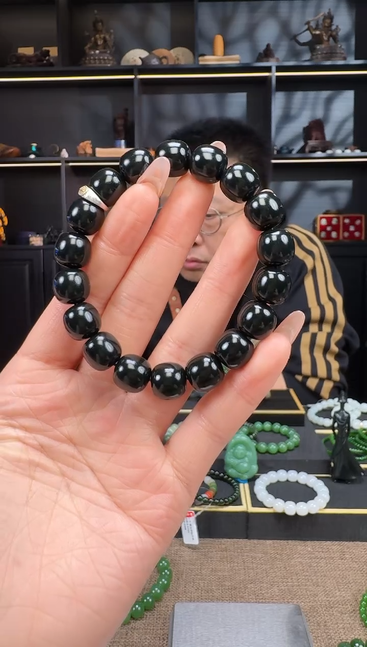 【闪购商品】和田玉1未镶嵌12mm黑青老型手串