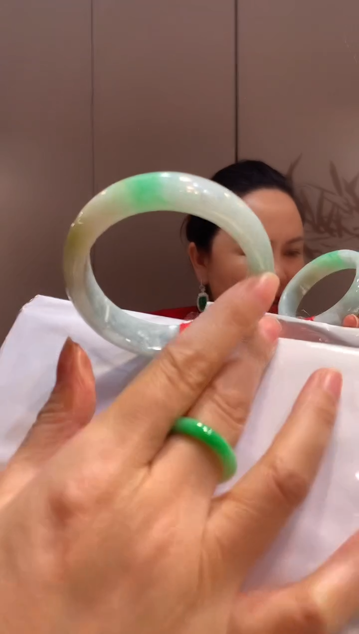 【闪购商品】翡翠手镯未镶嵌手镯