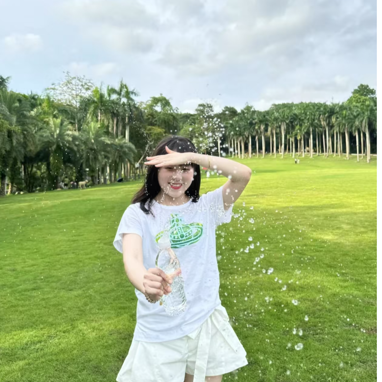 手绘星球牛油果短袖-清爽时髦慵懒短袖春夏T