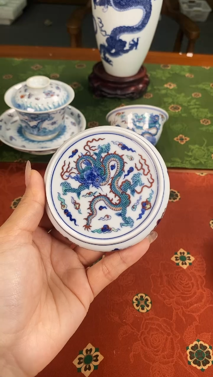 【闪购商品】斗彩女将军涂杏花