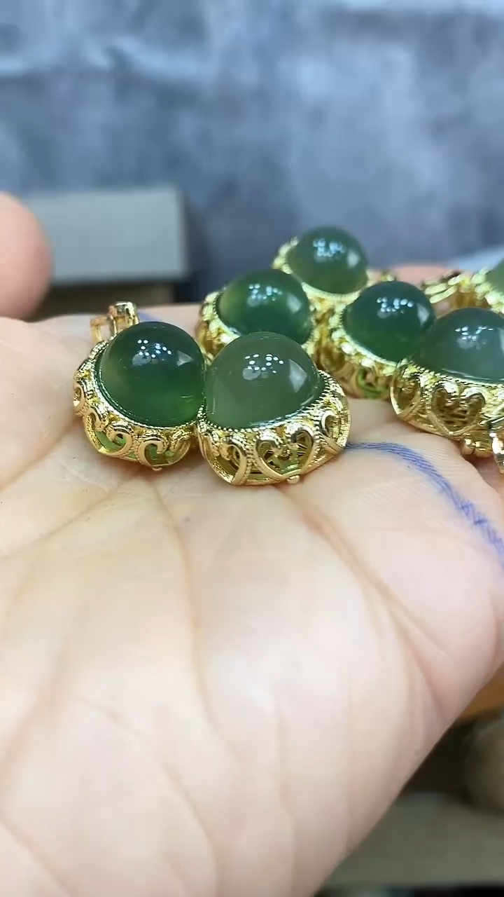 岫玉未镶嵌吊坠多样性发货其中之一