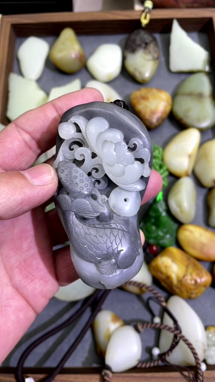 【闪购商品】和田玉颈饰未镶嵌子料青花把件