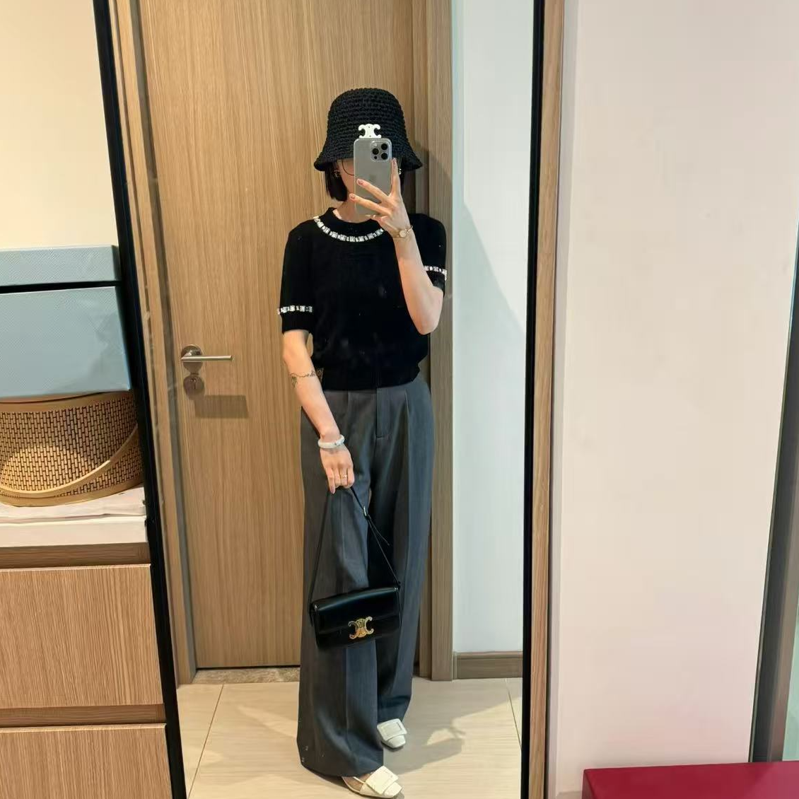 99新 MIU MIU/缪缪 012341  绵羊毛山羊绒方钻针织短袖 38码