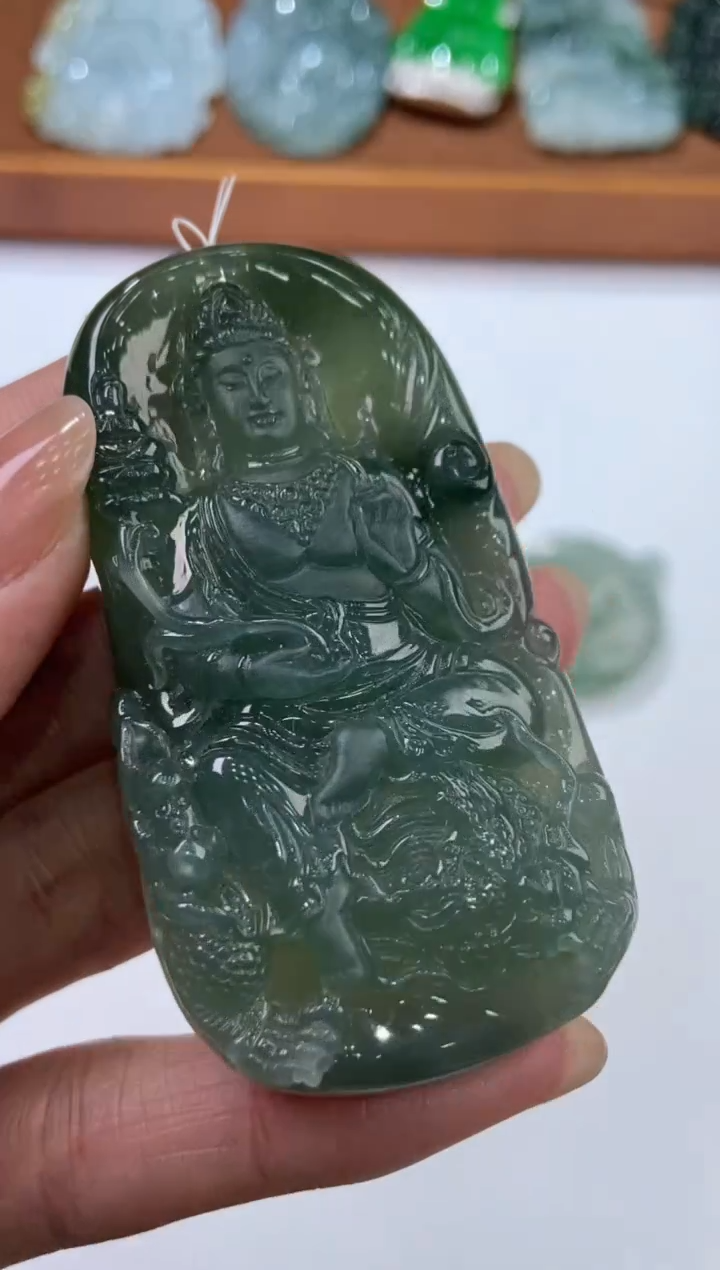 翡翠未镶嵌挂件2207875   