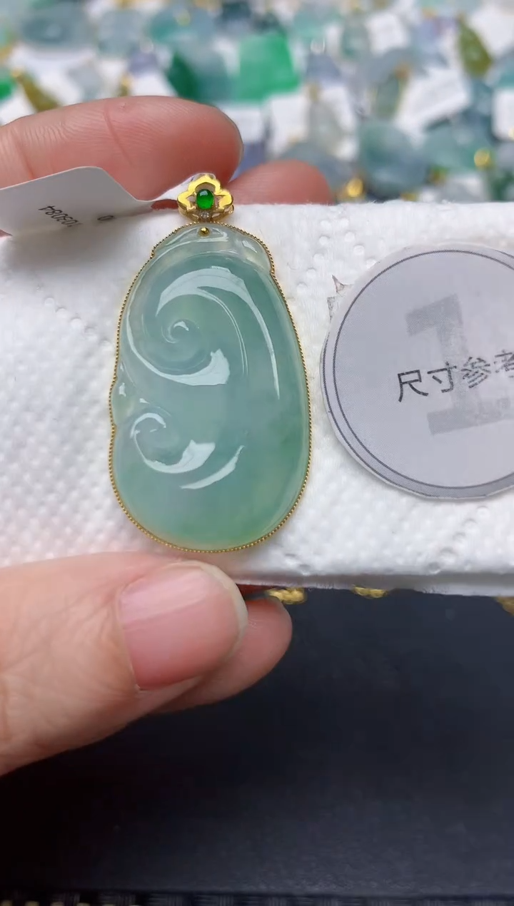 颈饰18K金镶嵌翡翠天然缅甸A货翡翠