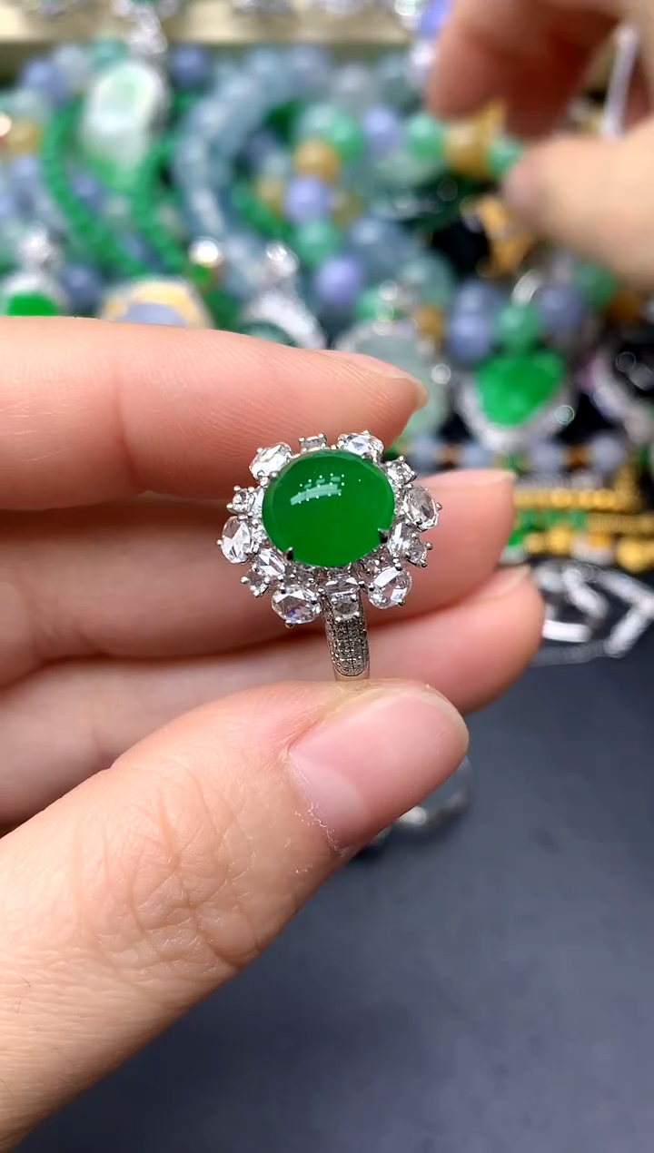 18K金镶嵌戒指翡翠205-中国好珍宝